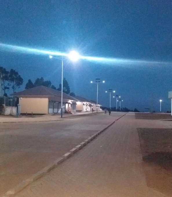 莲湖区非洲科特迪瓦太阳能路灯工程